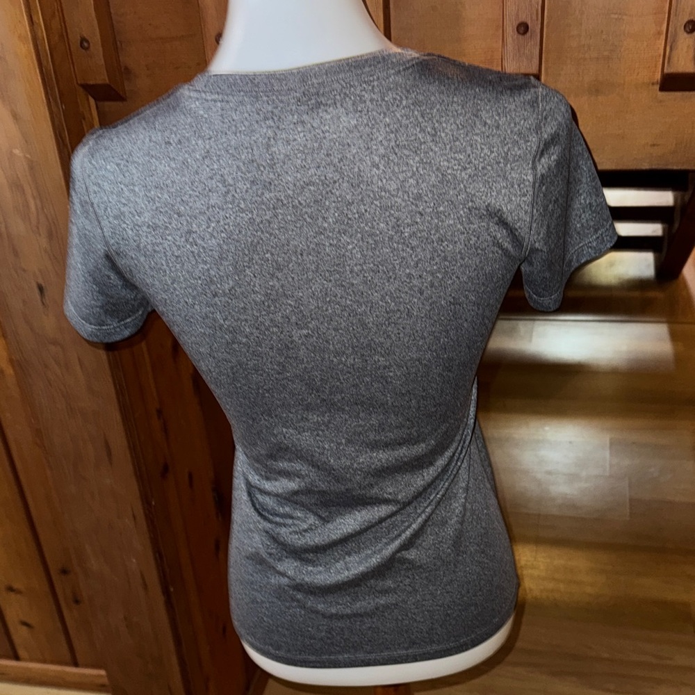 REI CO-OP Charcoal size XS Heather Women's Short Sleeve Tee shirt - Picture 6 of 7